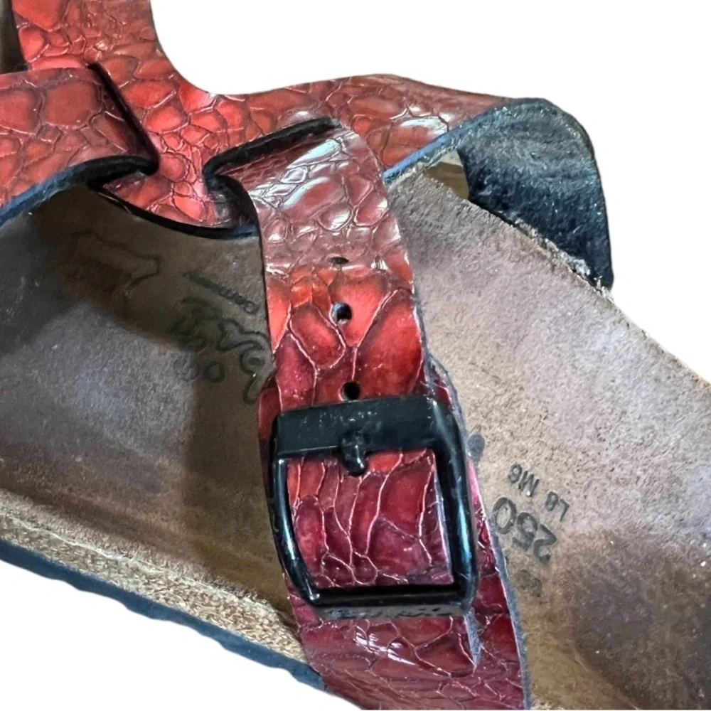 Birki’s Red Embossed Reptile Print Sandals Size 39 (L8 / M6)